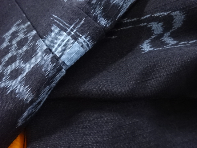  水車小屋模様織り出し手織り紬着物